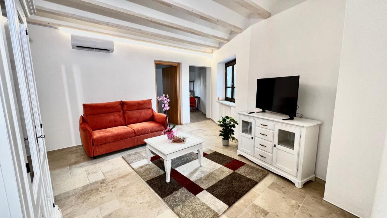 La Casa Di Natalie Apartment Girasole Luaran gambar